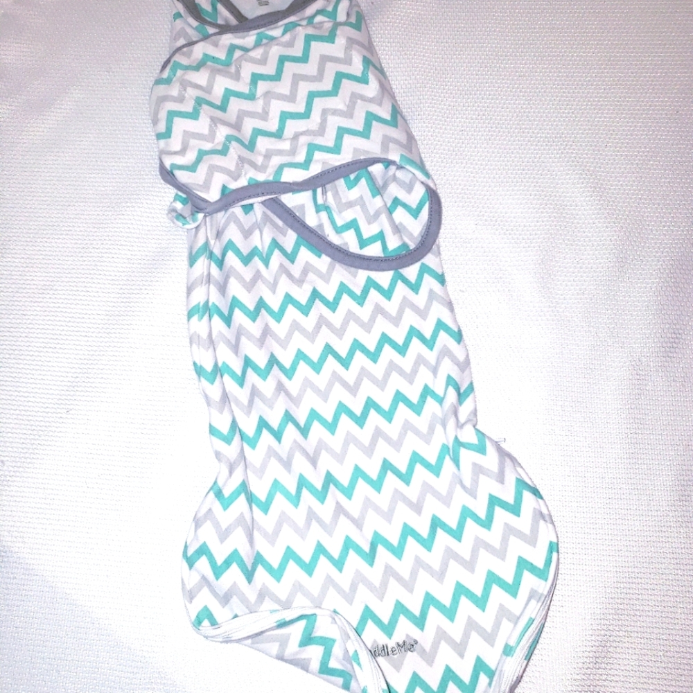 Swaddle me sleep sack with zip bottom